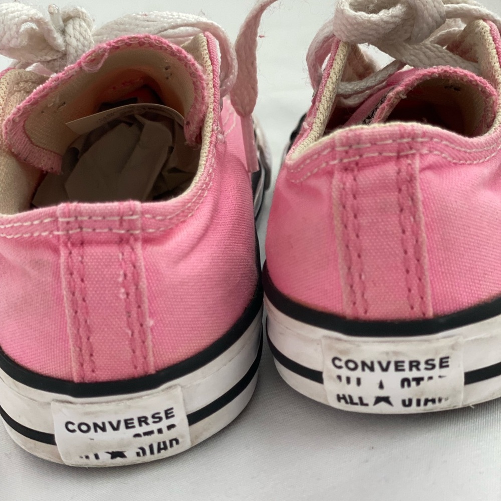 Kids size 8 Converse All Star Pink Canvas Sneakers. In good condition. - Picture 7 of 13